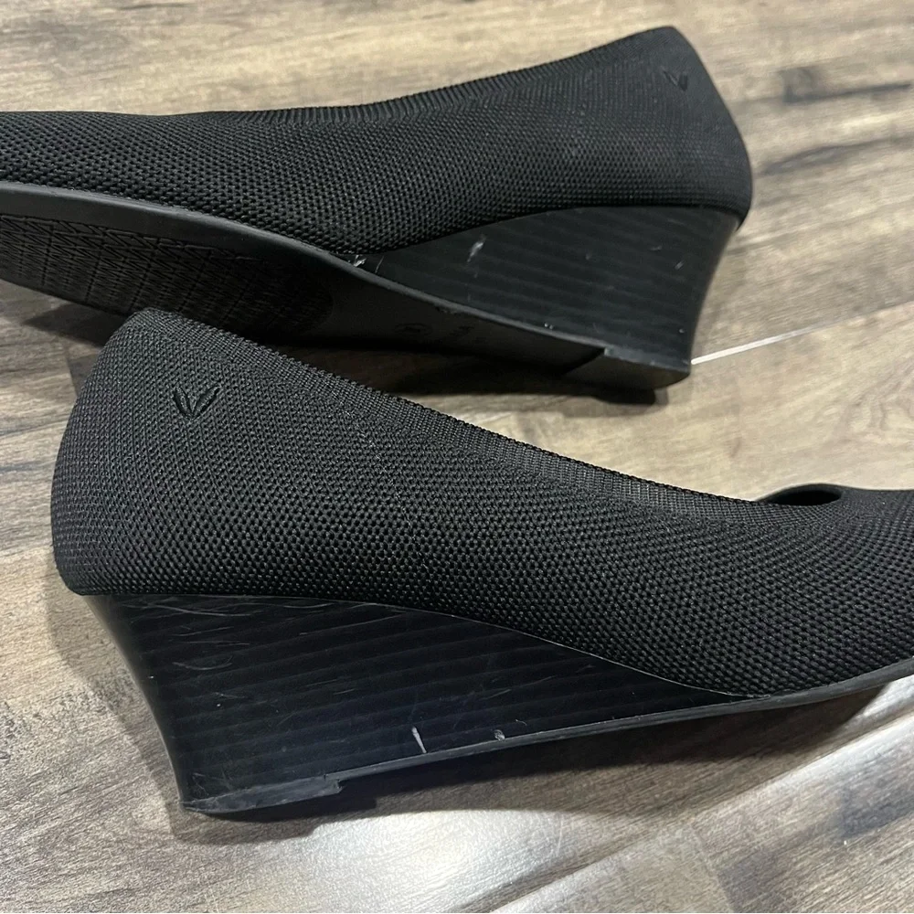 Vivaia Aria Wedge Pro Women's Pointed Toe Wedge Black Shoes EUR 41 US 10/10.5